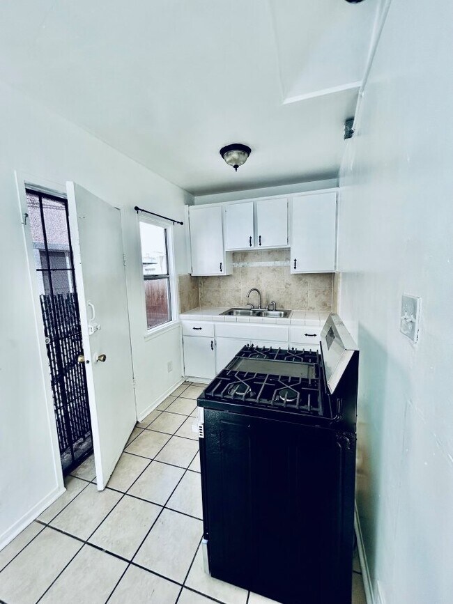 Foto del edificio - 5427 1/2 Dairy Ave