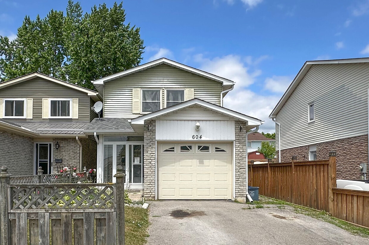 Primary Photo - Excellent 3-Bedroom Whole Home for Rent in...