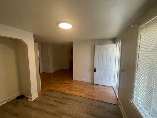 Foto del edificio - 205 NW Pine St