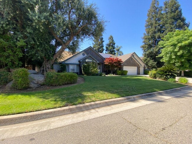 Building Photo - 2489 W Beechwood Ave