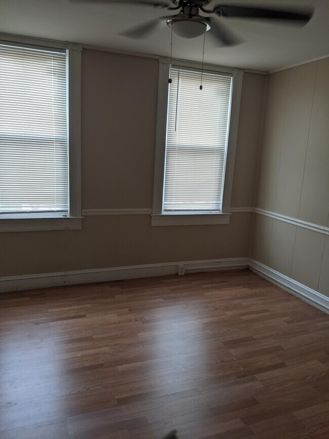 Foto del edificio - 3916 Pennington Ave