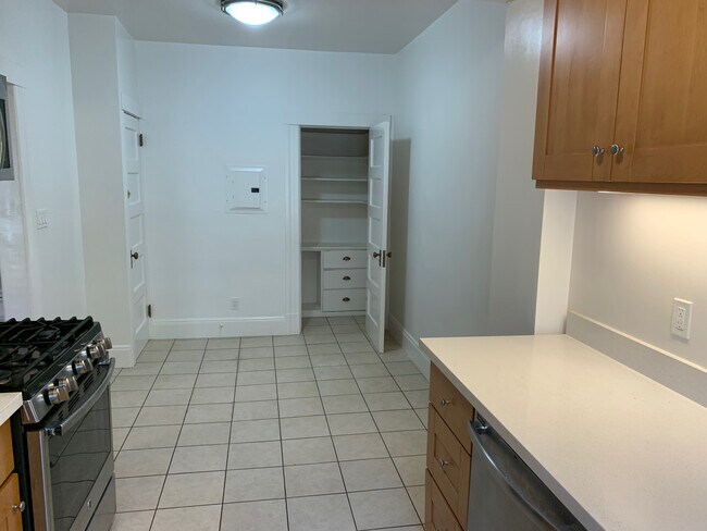 Dining Area and Pantry - 2201 California St