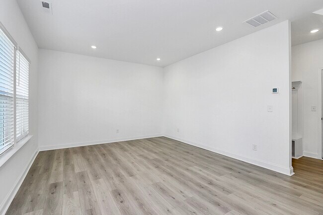 Foto del edificio - 707 Hoke Ln