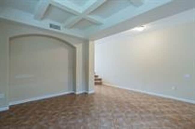 Building Photo - Limited Time: No Application Fee Required Apply for FREE — $55 Fee Waived 5 BDRM 2.5 BATHS