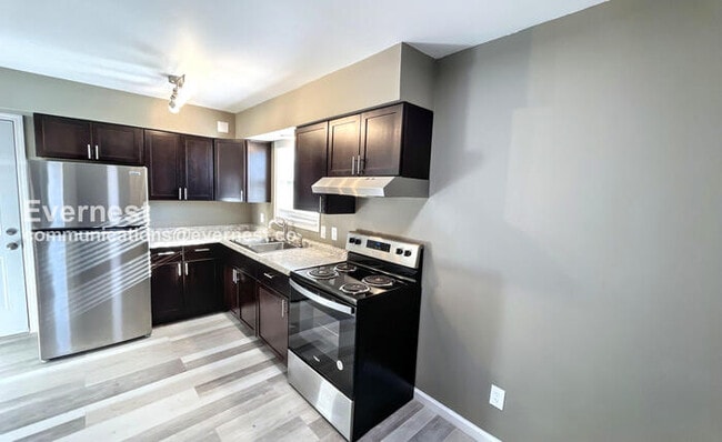 Building Photo - 3316 Roadrunner Trail