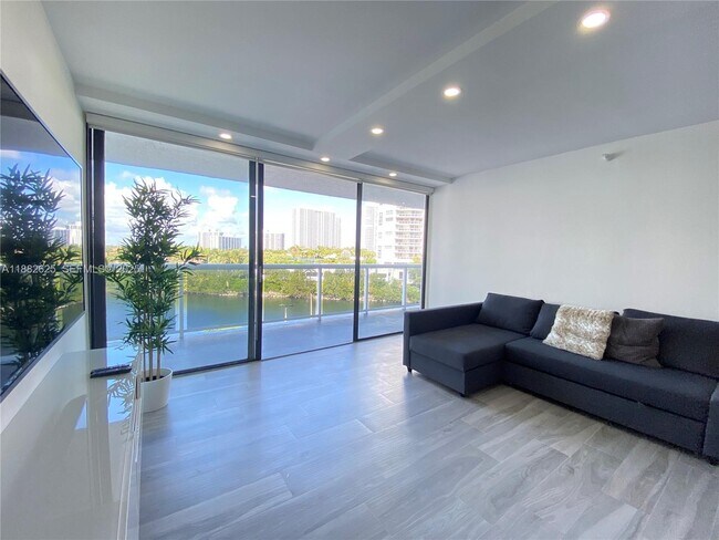 Foto del edificio - 20515 E Country Club Dr