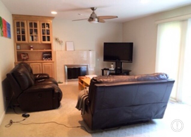 Family room - 546 Maar Plz