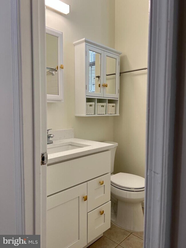 Foto del edificio - 1362 Kenyon St NW