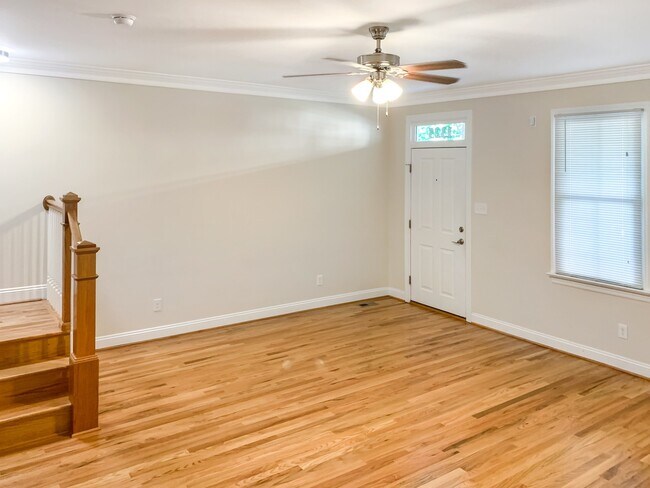 Foto del edificio - 3 Bed/2Bath Open Concept Home in Church Hi...