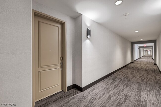 Building Photo - 38 E Serene Ave