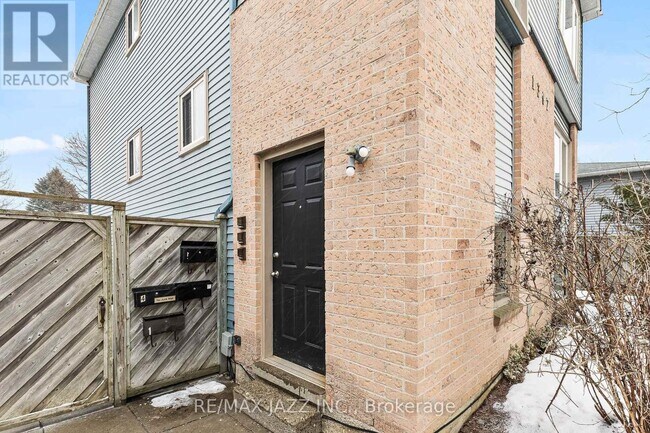 Photo du bâtiment - 1397 Ritson Rd S