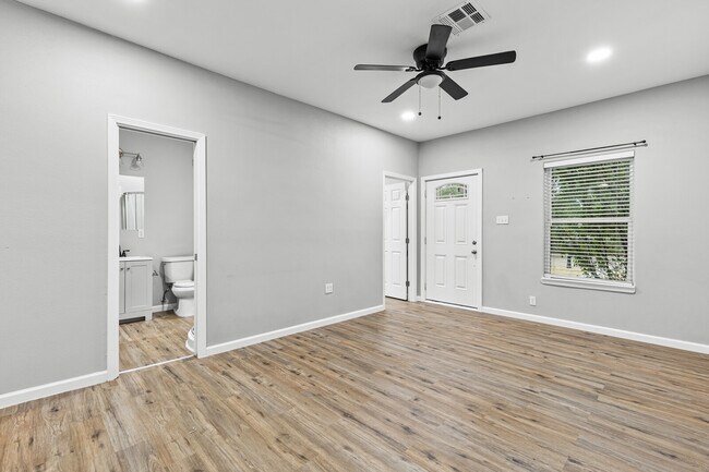 Foto del edificio - 221 N Bermuda St