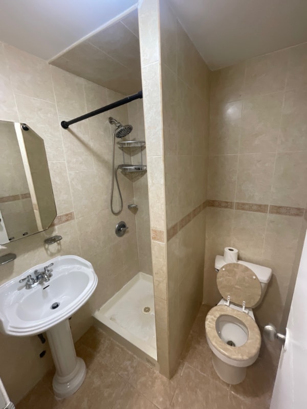 Foto del edificio - 1239 E 54th St