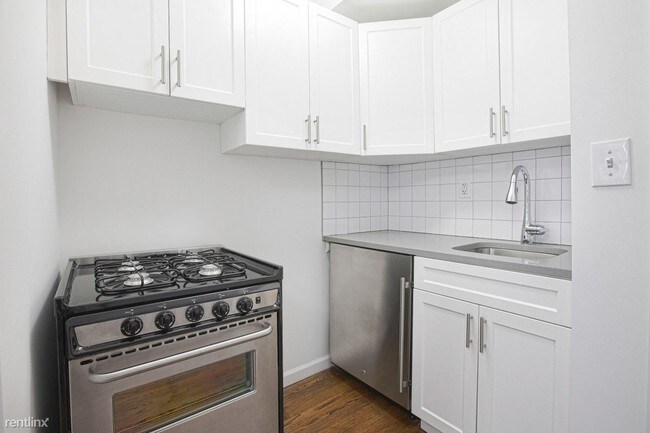 Foto del edificio - 323 W 4th St