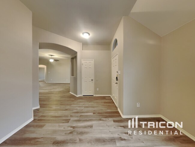 Building Photo - 2123 Woodmere Drive Lancaster TX