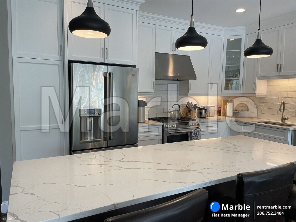 Foto principal - 4 br, 2.5 bath Townhome - 7 Yorkshire Ct