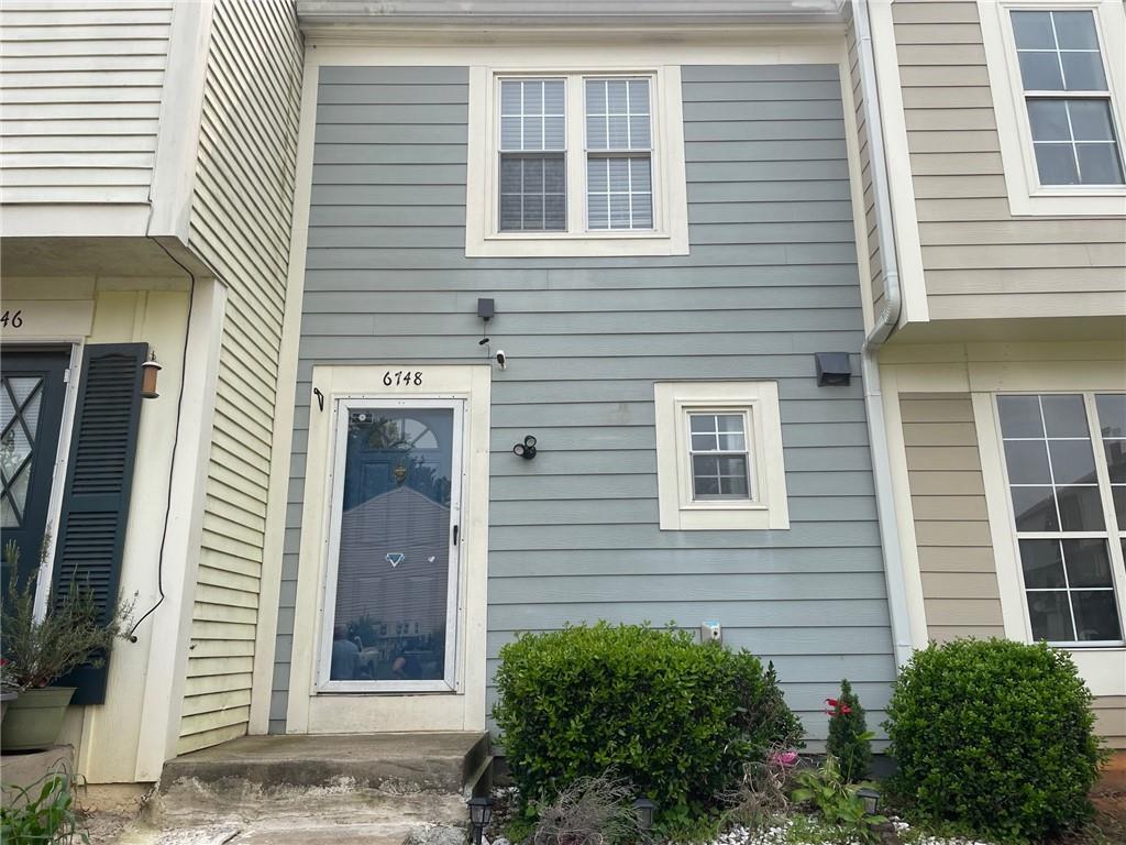 Foto principal - 6748 Colchester Pl NW