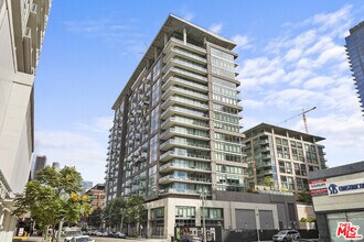 Building Photo - 1100 S Hope St