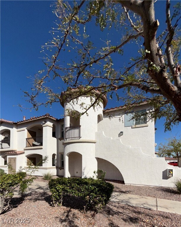 Building Photo - 50 Aura de Blanco St