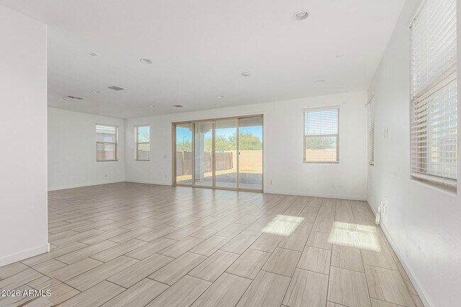 Foto del edificio - 9208 W Sells Dr