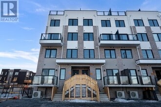 Building Photo - 1695 Dersan St