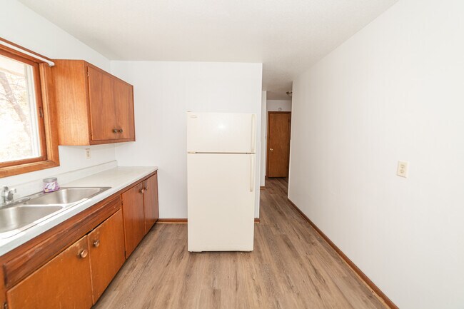 Foto del edificio - 421 Watrous Ave
