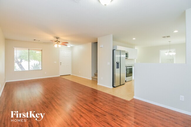Building Photo - 989 E Dust Devil Dr
