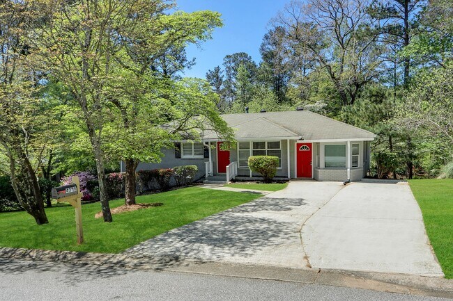 Building Photo - 4378 Chelou Dr