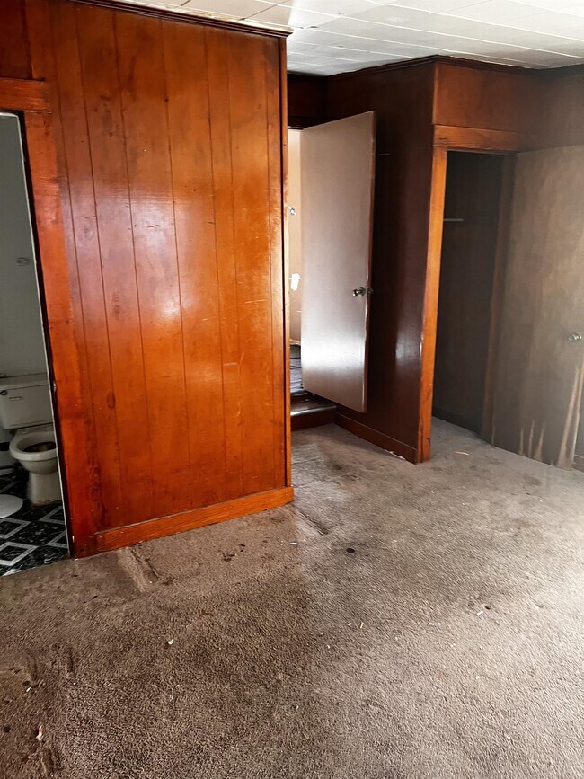 Building Photo - 420 25th St