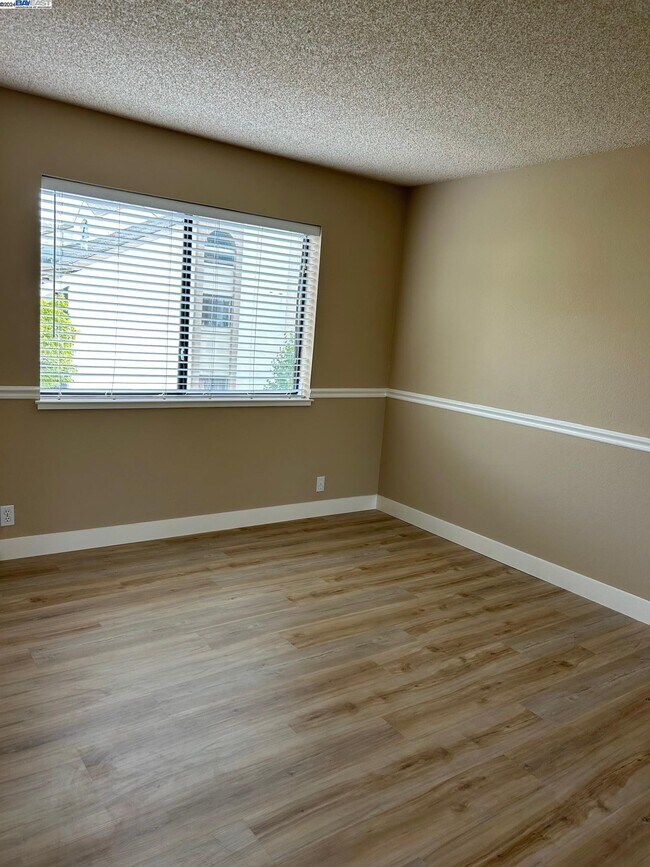 Foto del edificio - 1018 Walnut Ave