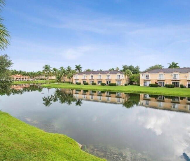 Foto del edificio - 12902 SW 30th St