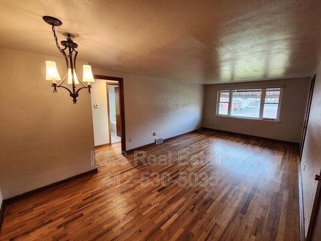 Building Photo - 1439 Lincoln Way