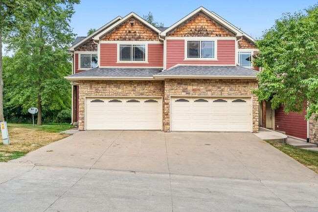 Building Photo - $2,500 | 4 Bedroom, 3.5 Bathroom Multi Flo...
