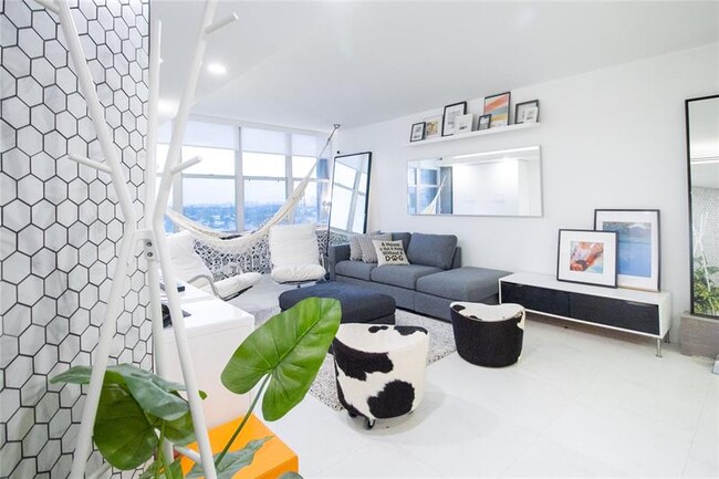 Foto del edificio - 7441 Wayne Ave