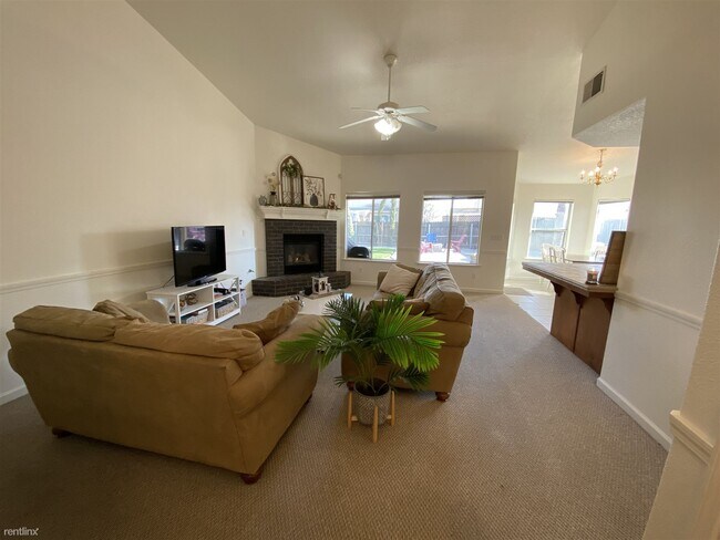 Foto del edificio - 4 br, 2 bath House - 1077 W Julia Way