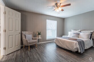 Bedroom - Country Club Place Apartments