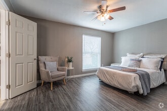 Bedroom - Country Club Place Apartments