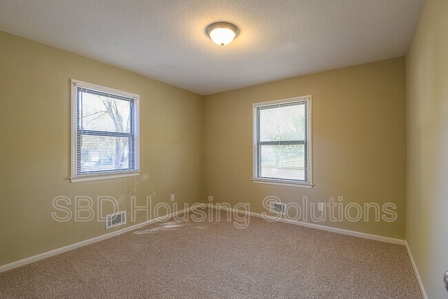 Foto del edificio - 9016 Kentucky Ave