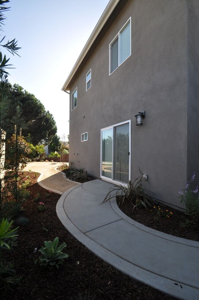 Building Photo - 6253-6255 Adobe Dr