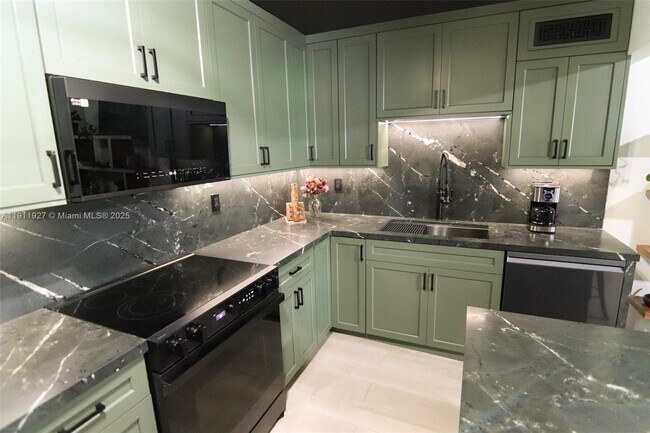 Foto del edificio - 6801 Indian Creek Dr