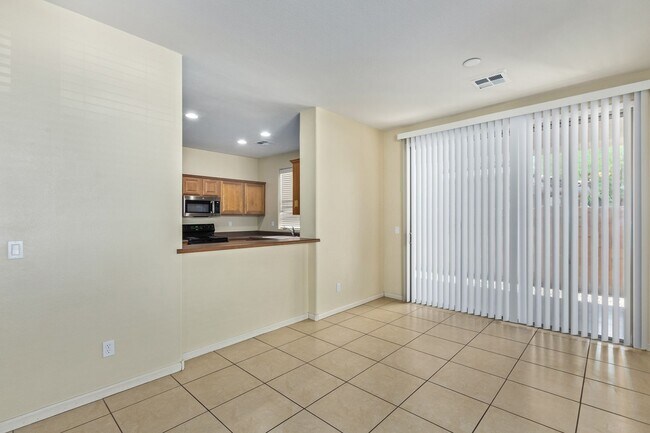 Foto del edificio - 13569 W Cypress St