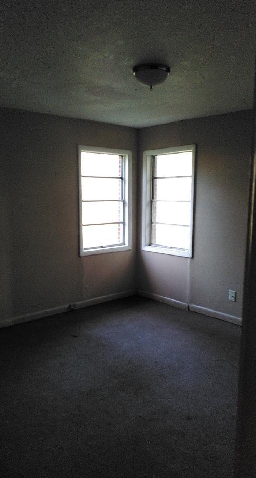 Building Photo - 835 Pine Tree Dr