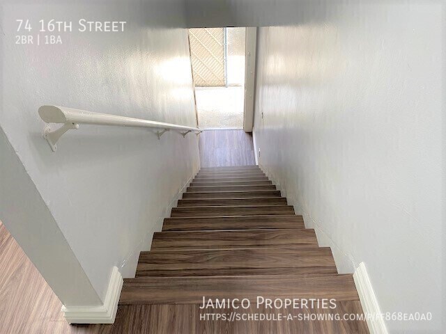 Foto del edificio - 74 16th St