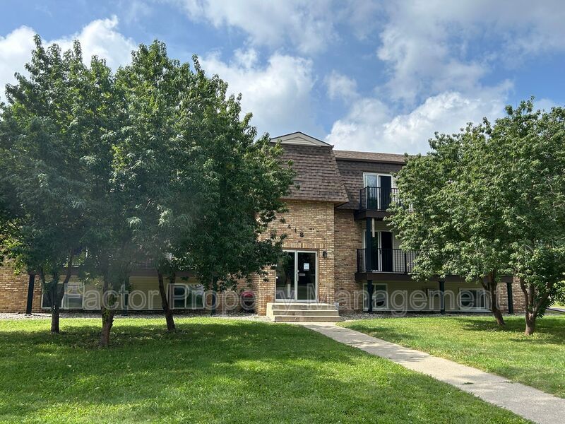 Foto principal - 418 Allan Ave