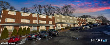 Building Photo - 50 Greenhouse Rd