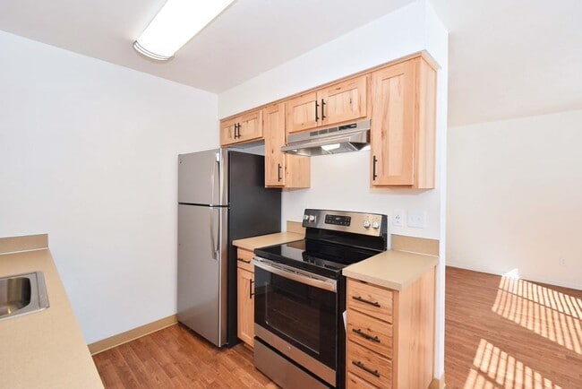 Building Photo - 12085 SW 135th Ave