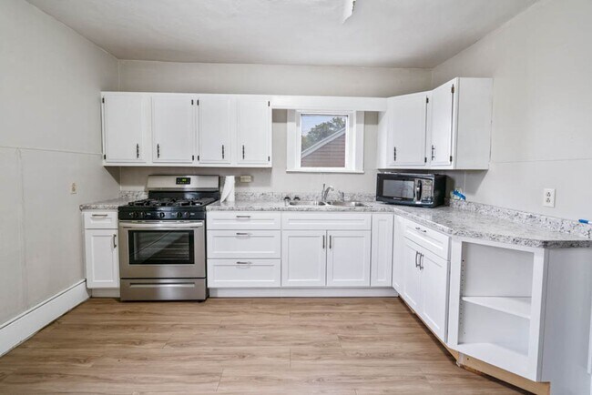 Building Photo - 1632 Waterloo Rd