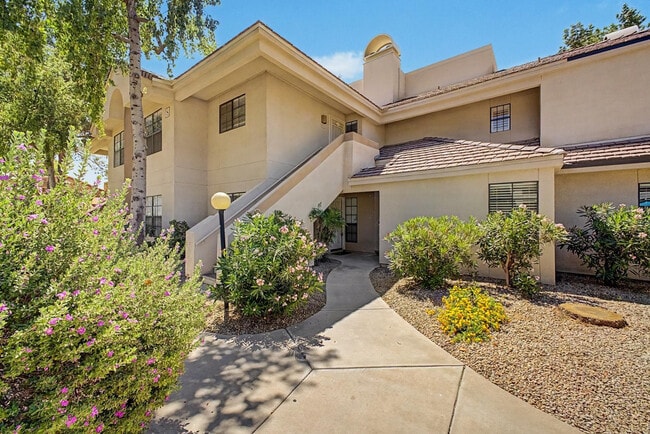 Building Photo - 6885 E Cochise Rd