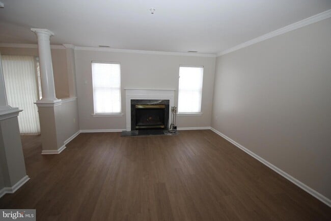 Foto del edificio - 1004 Julian Dr W