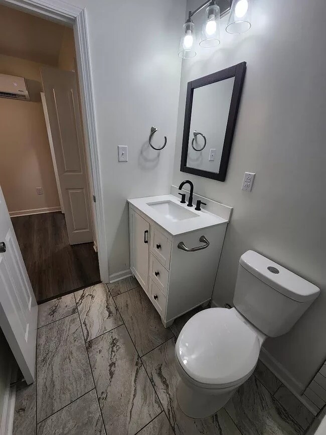 Foto del edificio - 503 Canal St